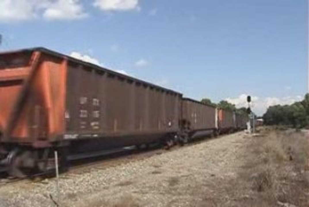 CSXT empty hoppers