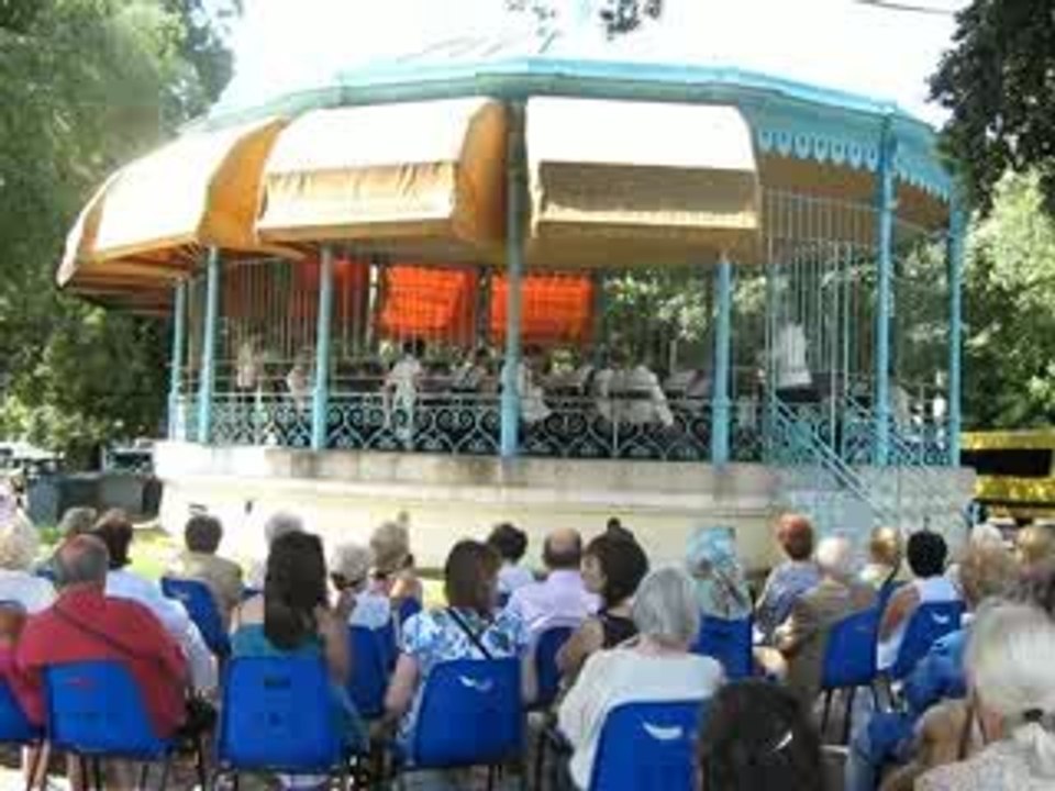 MVI_0703 kiosque a musique nice 21/06/2009