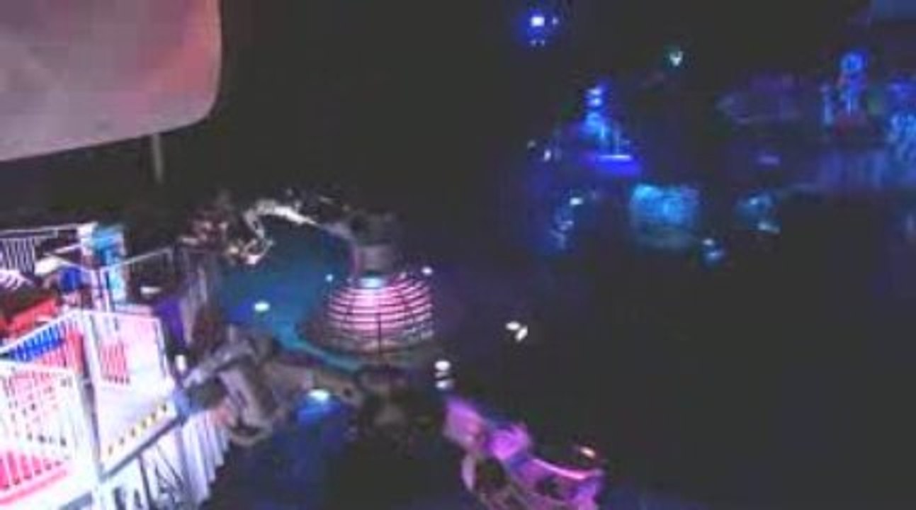 Danse avec les robots au Futuroscope