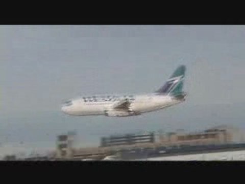 Boeing 737-200 Low Pass - WestJet Airlines