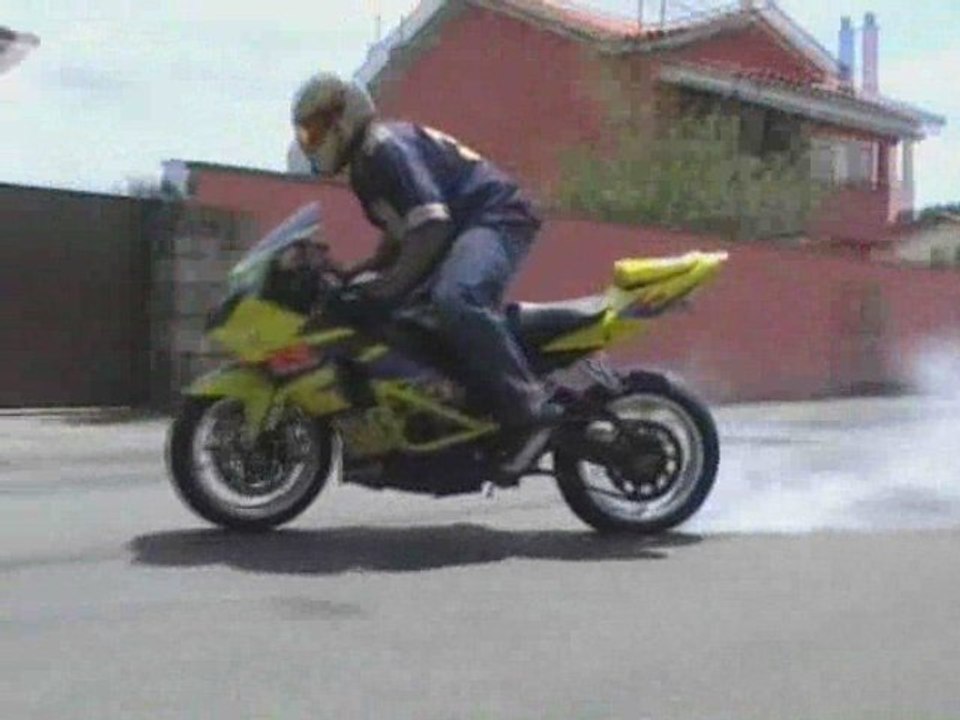 Stunt Manu Acrobatie Toulouse 2009(europ-moto)