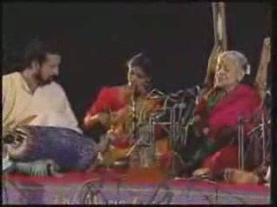 Kurai Ondrum Illai