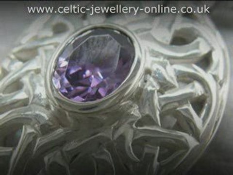 Celtic jewellery - sterling silver locket DWA289