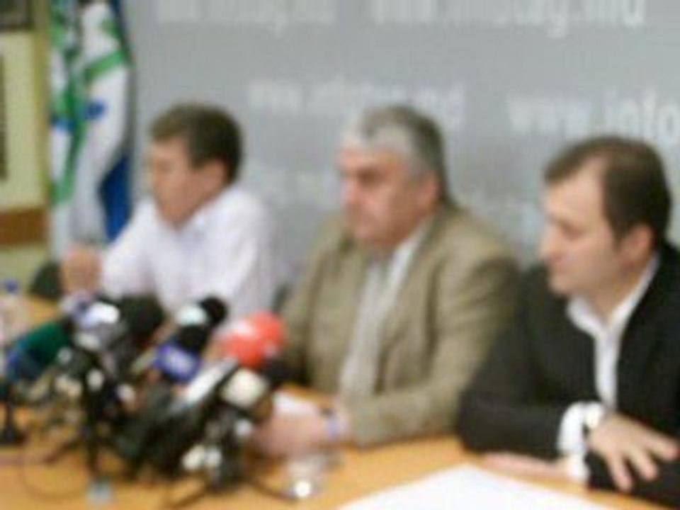 Conferinta de presa a Serafim Urechean, Filat si Ghimpu