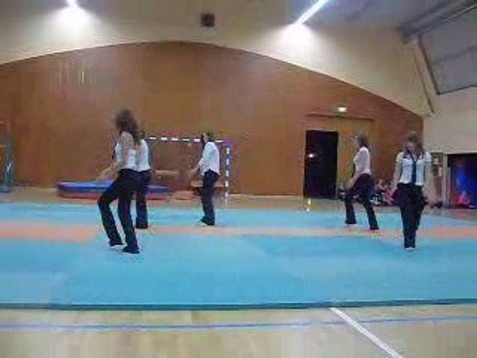 les écureils spectacle de gymnastique danse des terminals