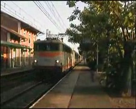 La BB 9309 avec un corail TER quittant Caussade