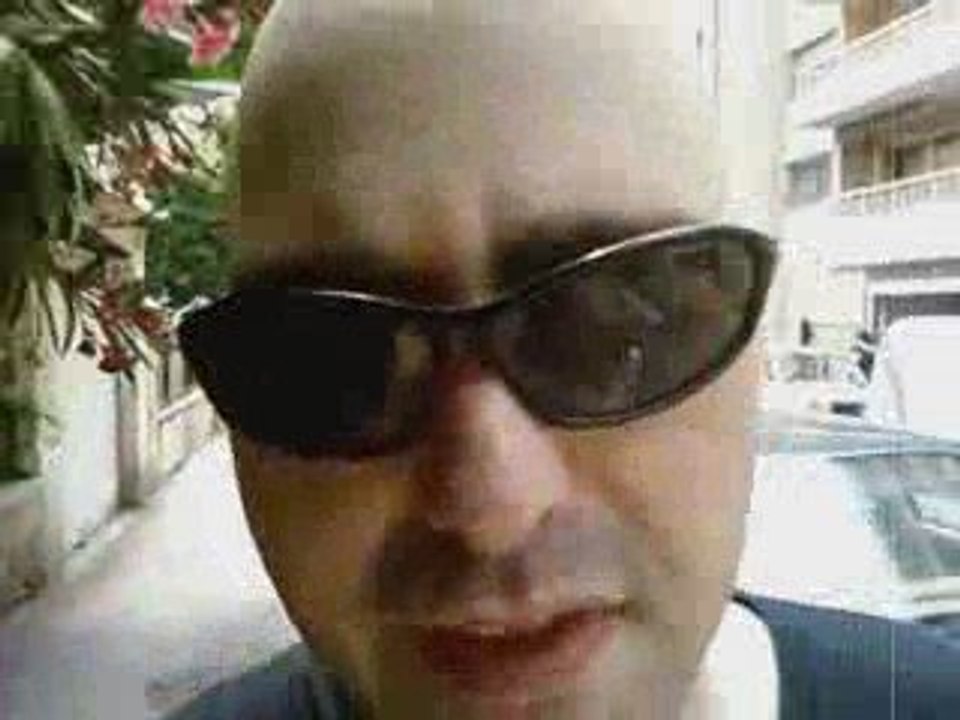 =Juan-Les-Pins, 2 minutes d'arrêt=