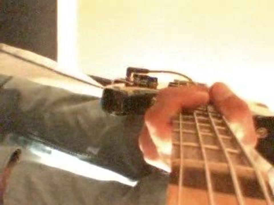 MUSE HYSTERIA (cover bass)