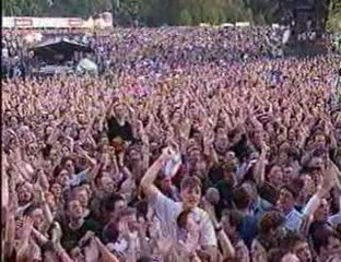 Green Day- Time Of Your Life (Live At Woodstock 99)