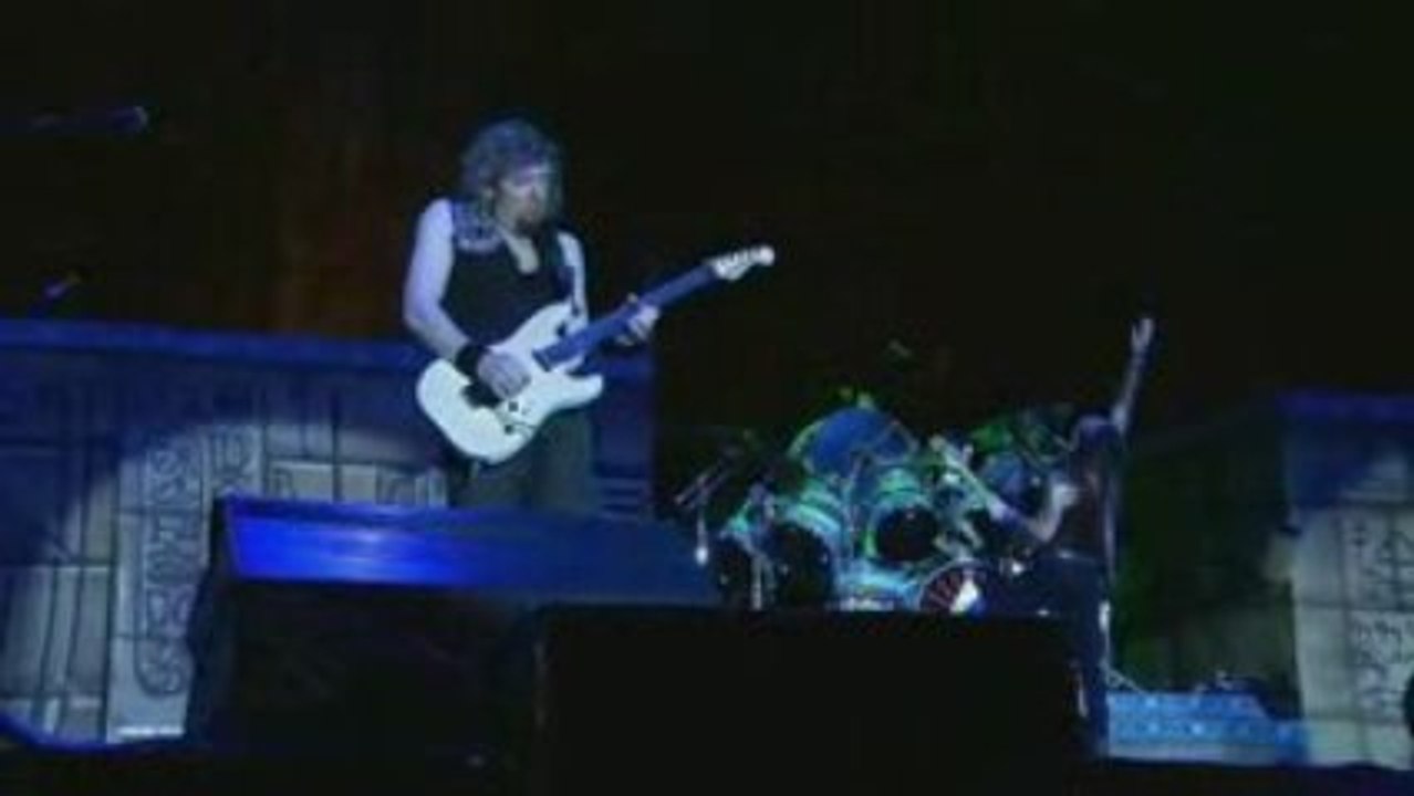 Iron Maiden - Wasted Years (Flight 666) [HD]