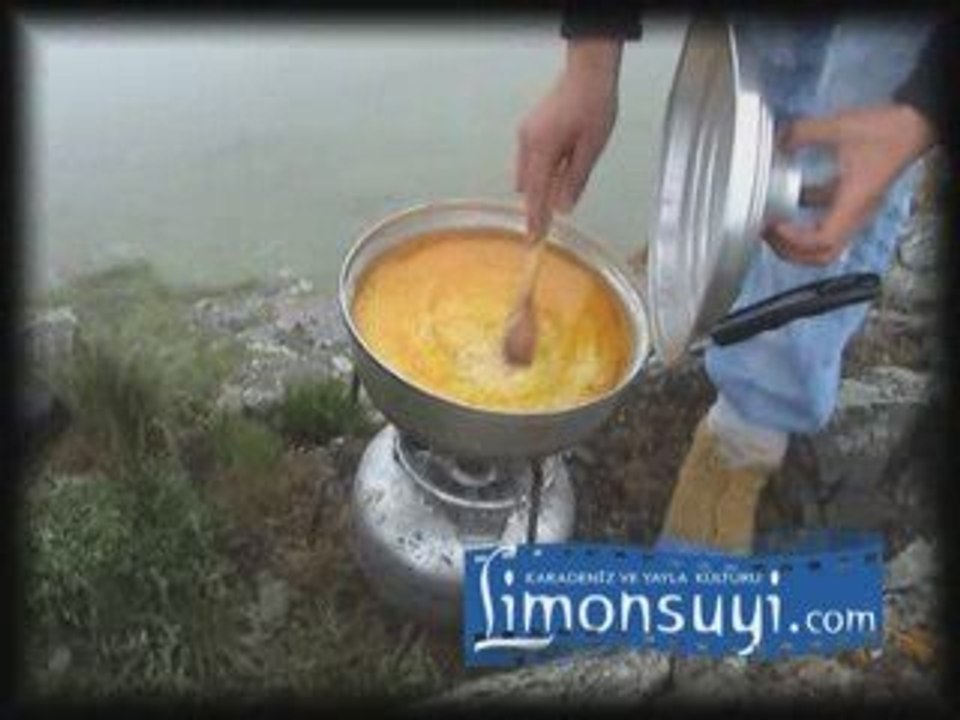 Yaylada Kaymak Toplama