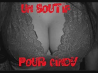 SECRET STORY: CINDY NUE SOUS LA DOUCHE