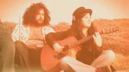 Famille Grendy - Reddish Sun Acoustic live on the beach #2