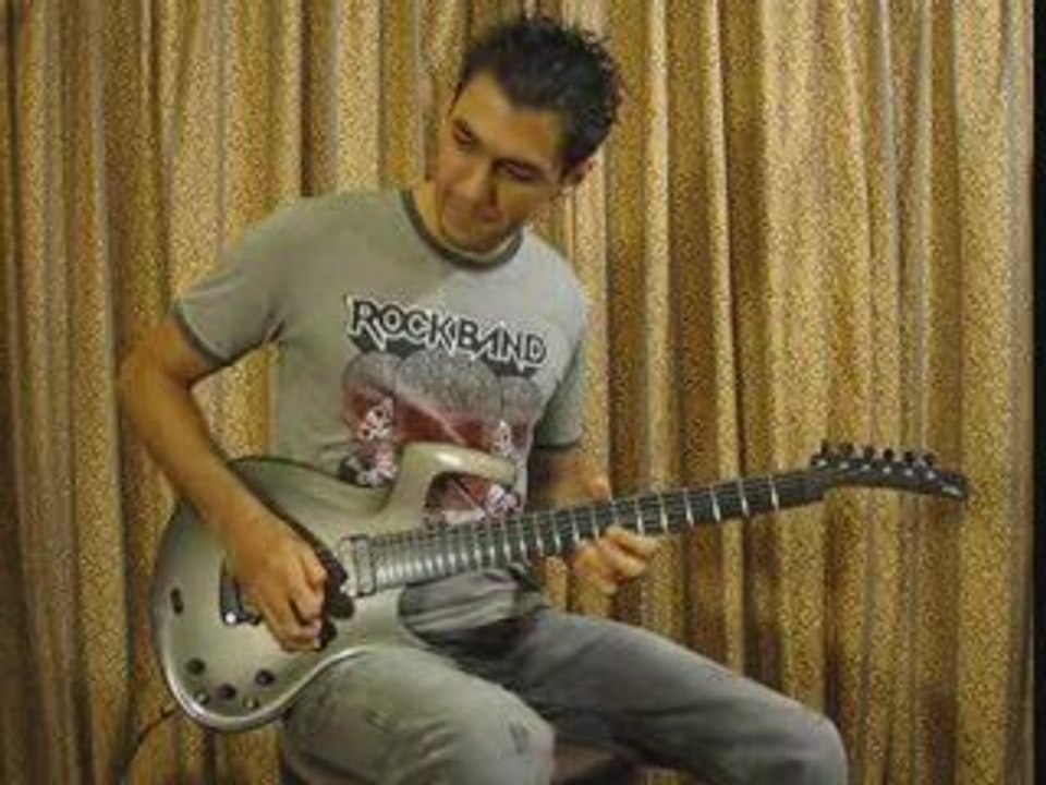 Reptilia - The Strokes Riff